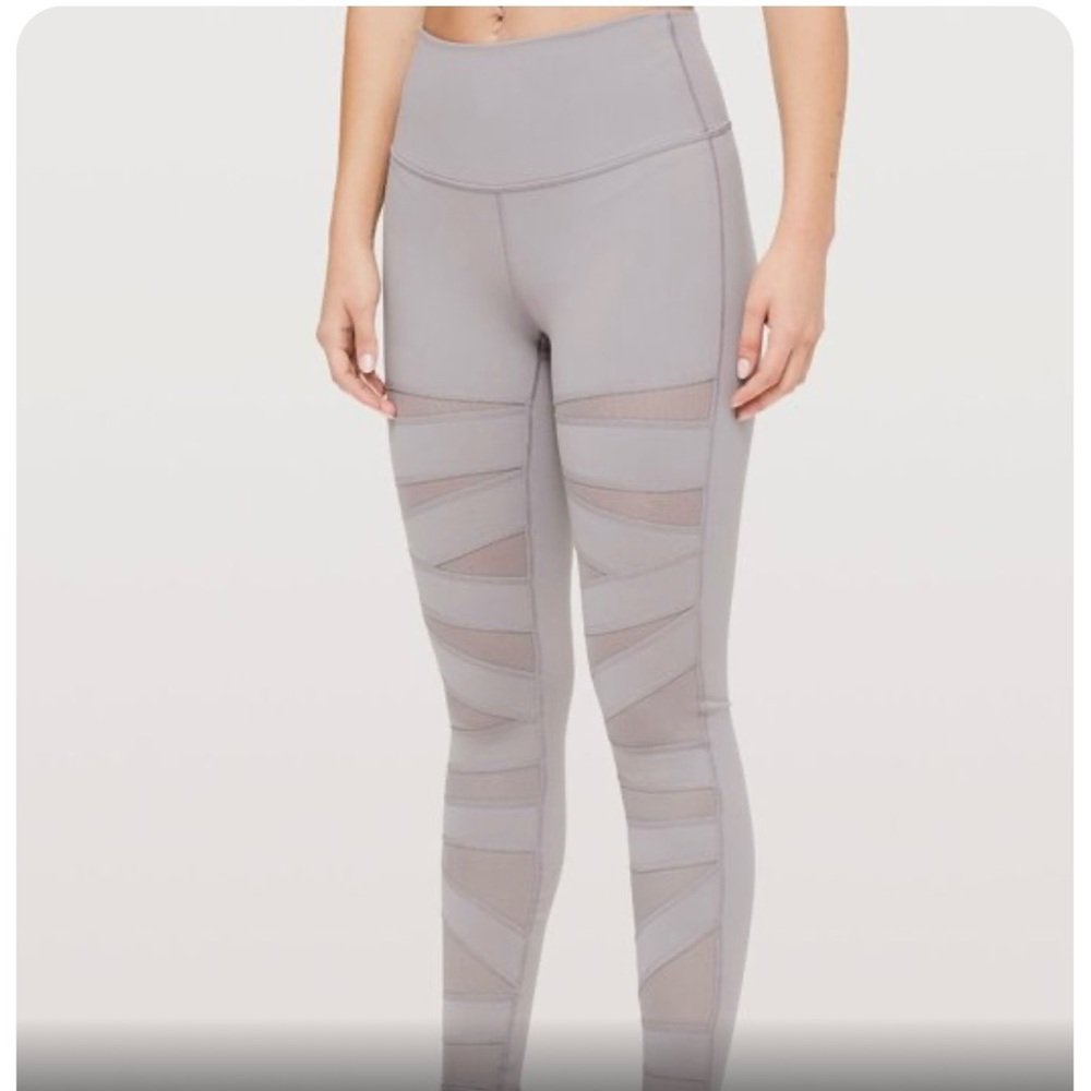 LULULEMON light purple Wunder Under Tight Mesh 28”. Size 4. New with tags